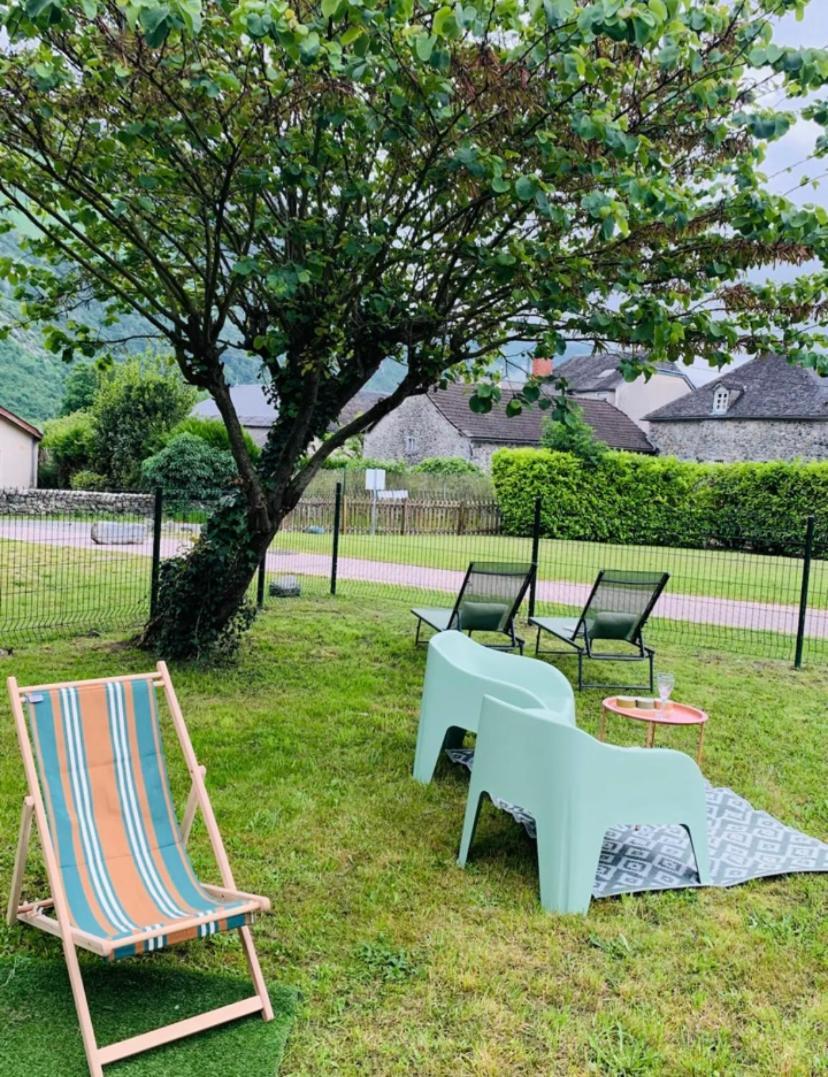 La Suite Unique - Le Jardin Sur Les Pyrenees- Vue Panoramique Montagne -Jardin Cloture Prive De 100M2-Parking-Linge De Lit Et Serviettes Compris- Bielle Εξωτερικό φωτογραφία