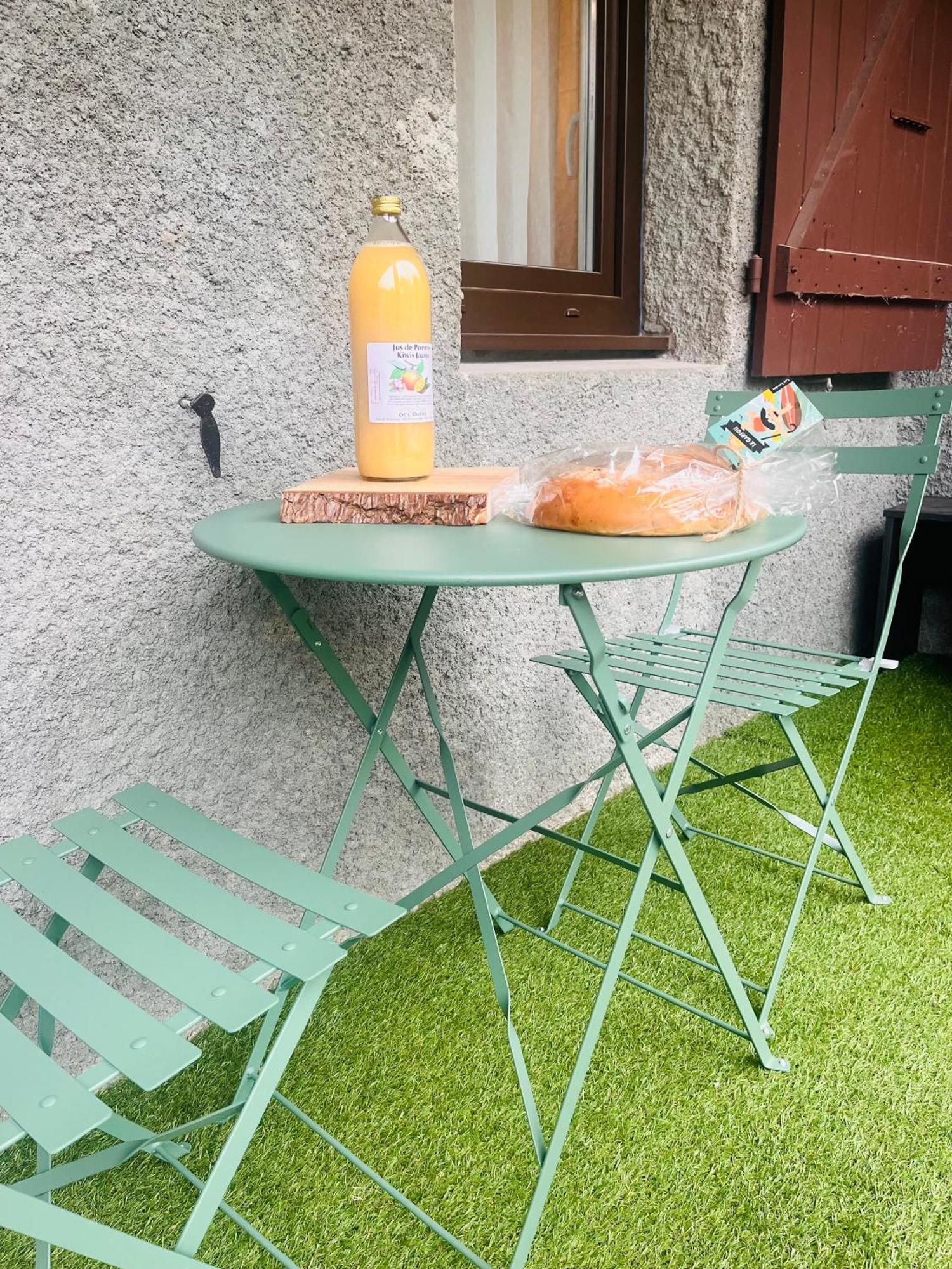 La Suite Unique - Le Jardin Sur Les Pyrenees- Vue Panoramique Montagne -Jardin Cloture Prive De 100M2-Parking-Linge De Lit Et Serviettes Compris- Bielle Εξωτερικό φωτογραφία