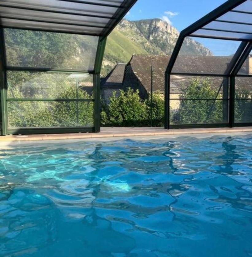 La Suite Unique - Le Jardin Sur Les Pyrenees- Vue Panoramique Montagne -Jardin Cloture Prive De 100M2-Parking-Linge De Lit Et Serviettes Compris- Bielle Εξωτερικό φωτογραφία