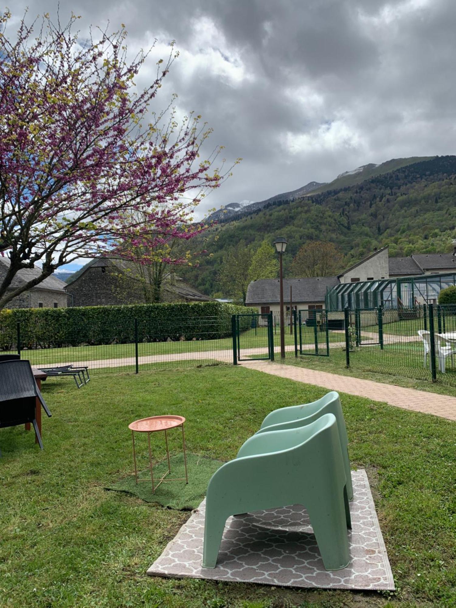 La Suite Unique - Le Jardin Sur Les Pyrenees- Vue Panoramique Montagne -Jardin Cloture Prive De 100M2-Parking-Linge De Lit Et Serviettes Compris- Bielle Εξωτερικό φωτογραφία